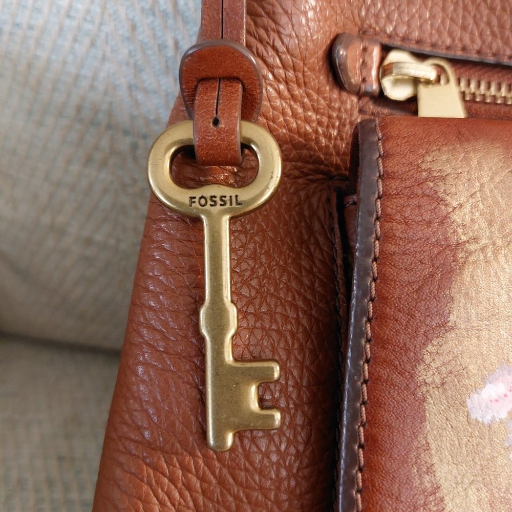 Leather Painted Fossil Purse - Picture 3 of 13